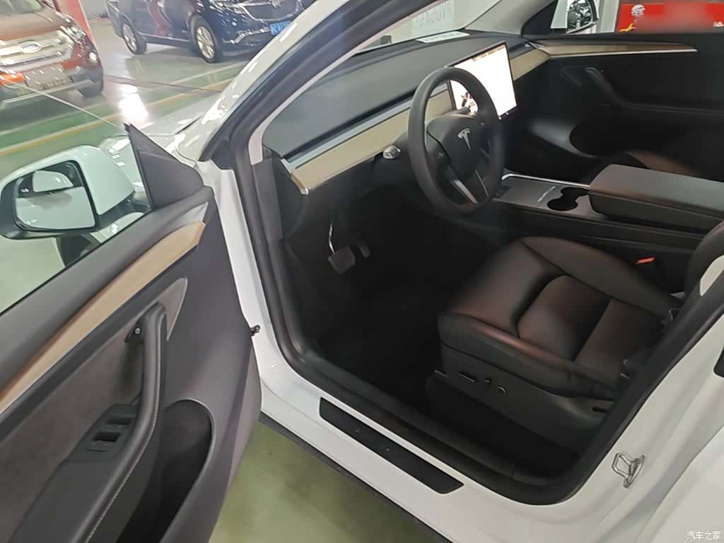 Tesla Model Y, 2022 16