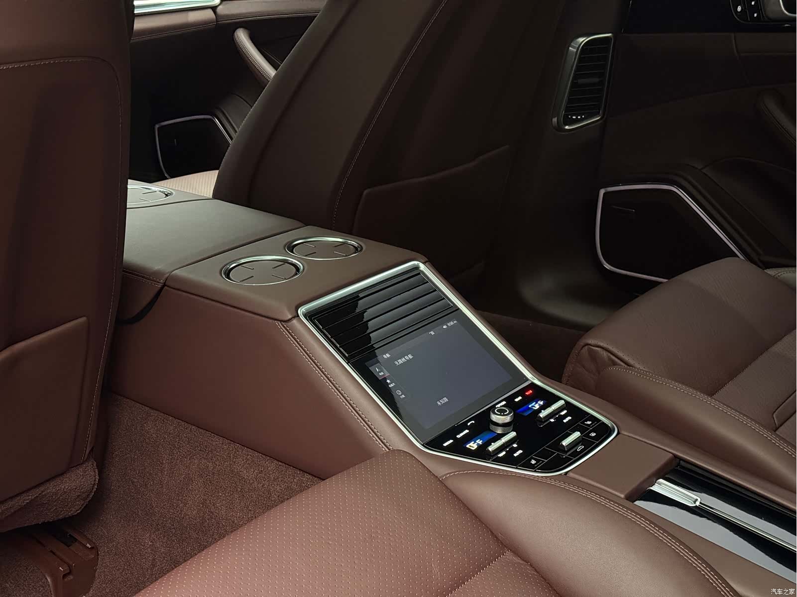 Porsche Panamera, 2018 13