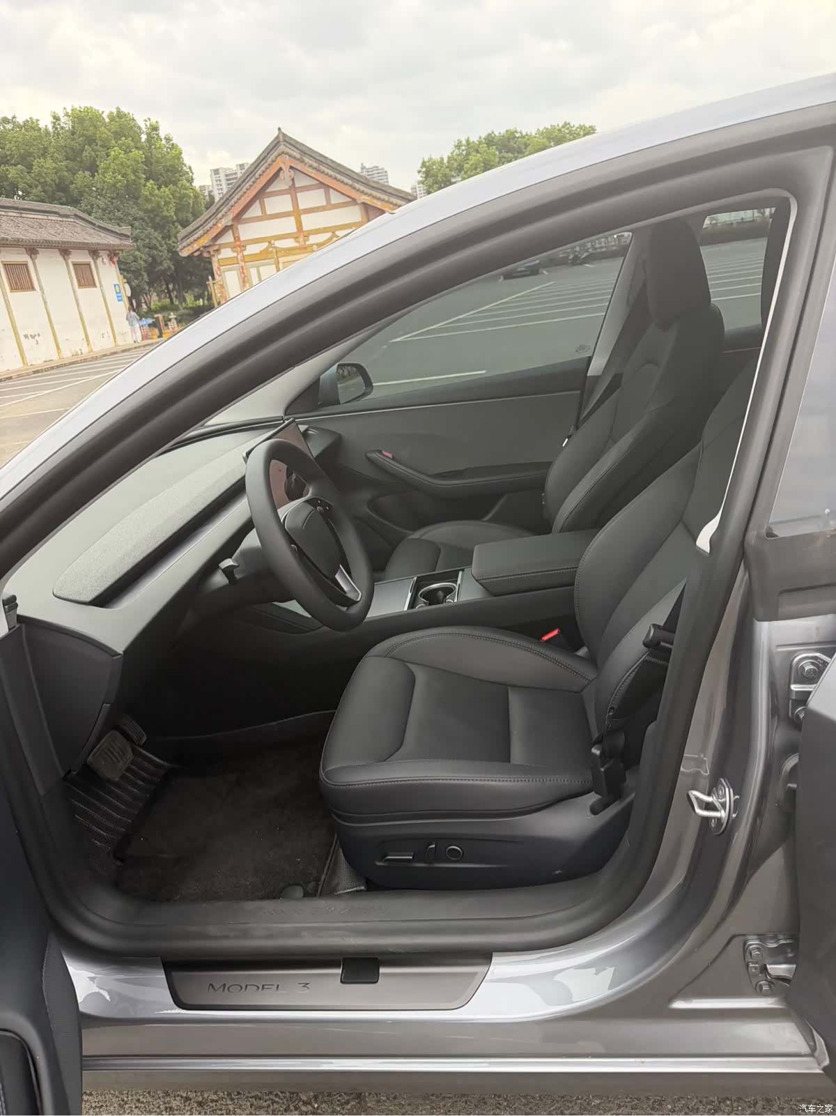Tesla Model 3, 2025 10