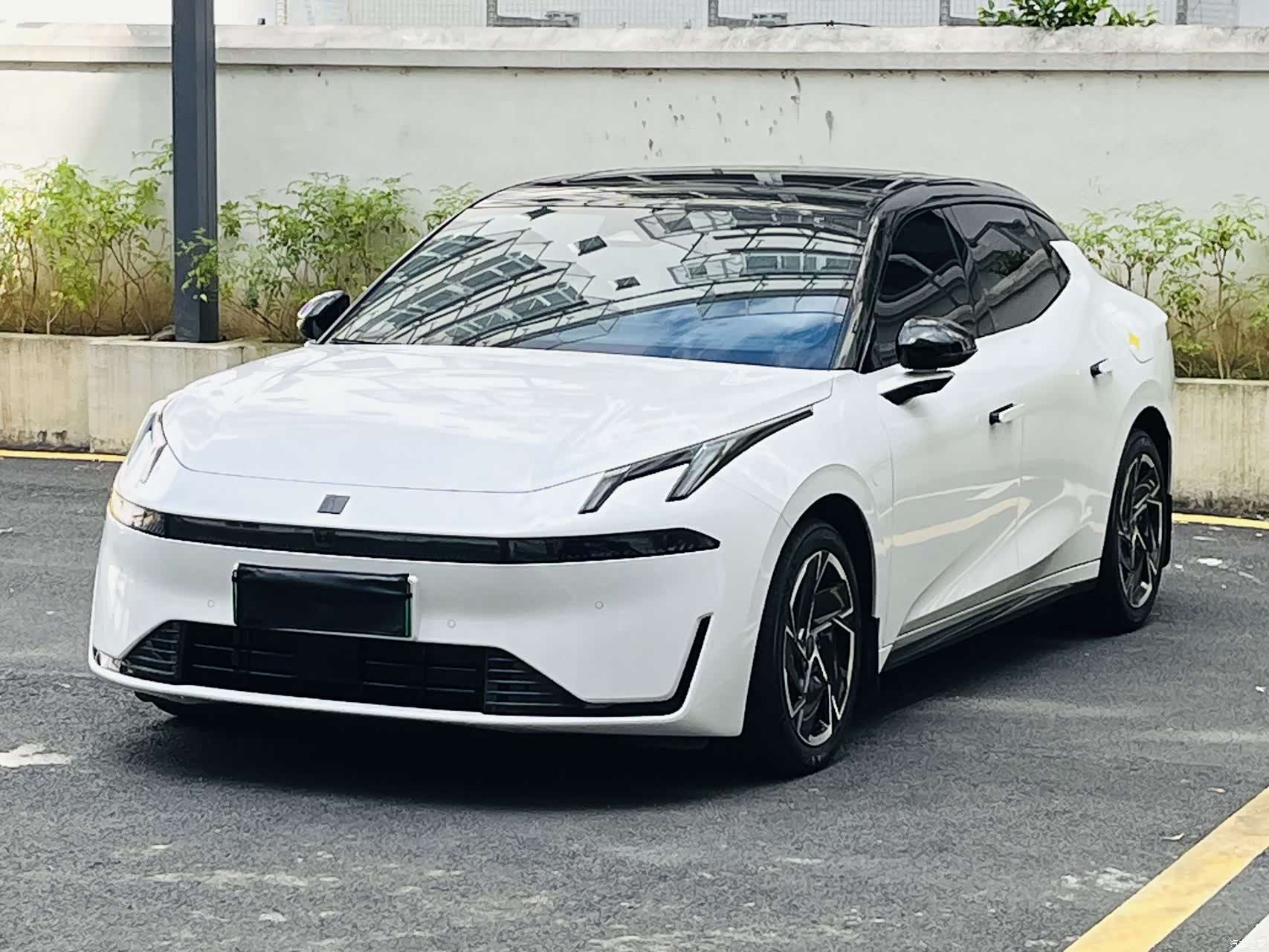 Lynk & Co 02