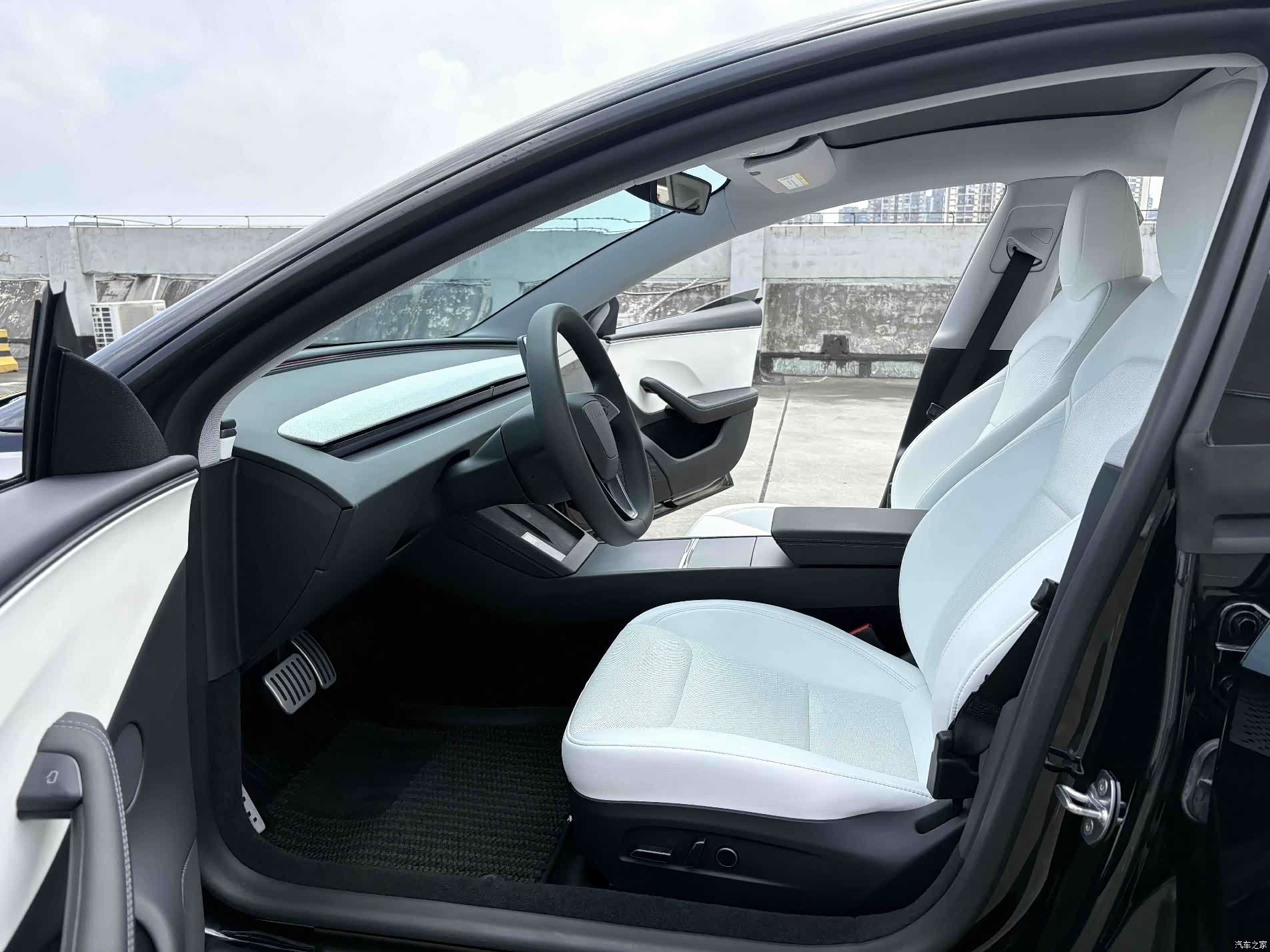 Tesla Model 3, 2025 8