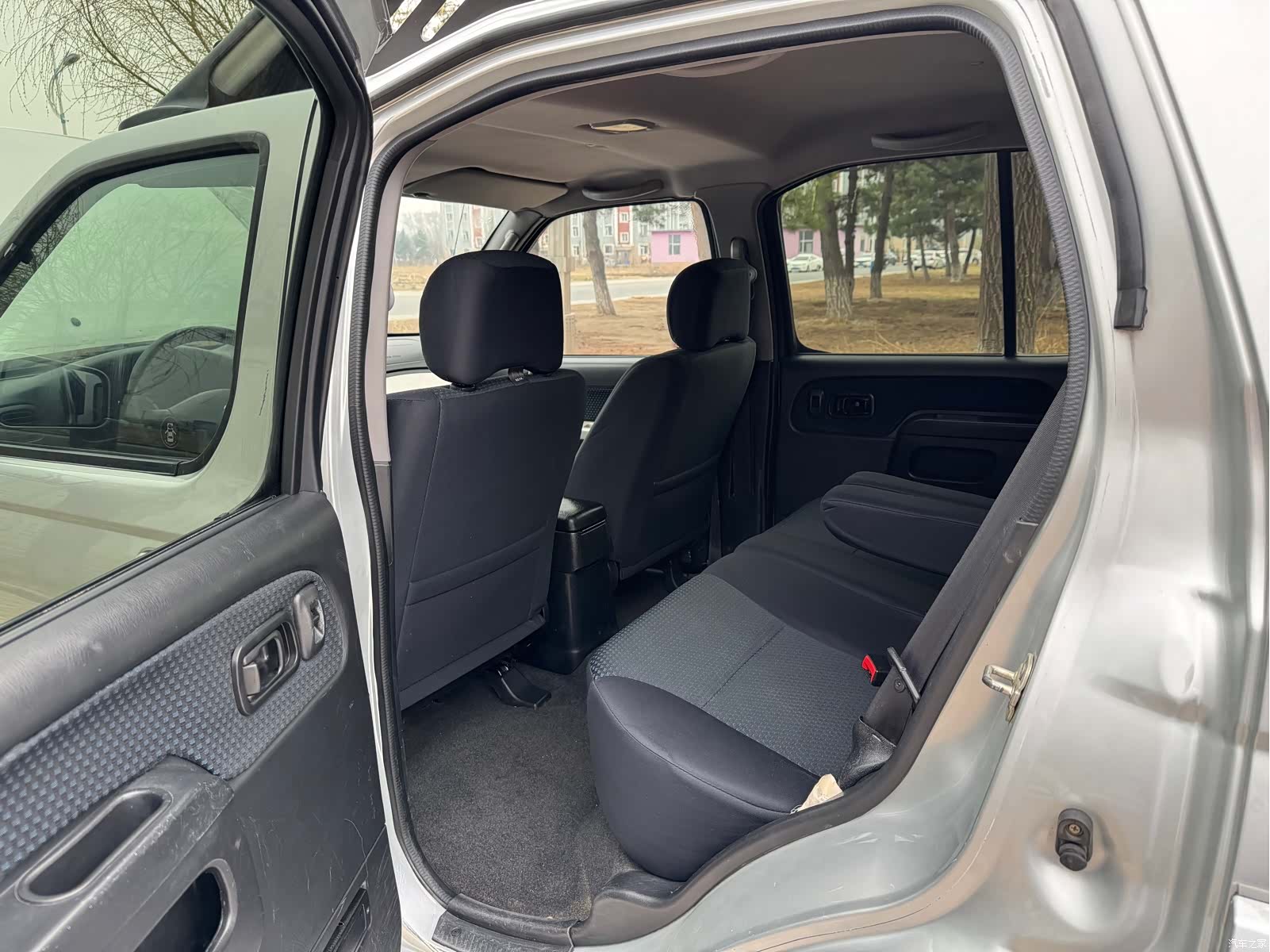 Nissan Paladin, 2015 7