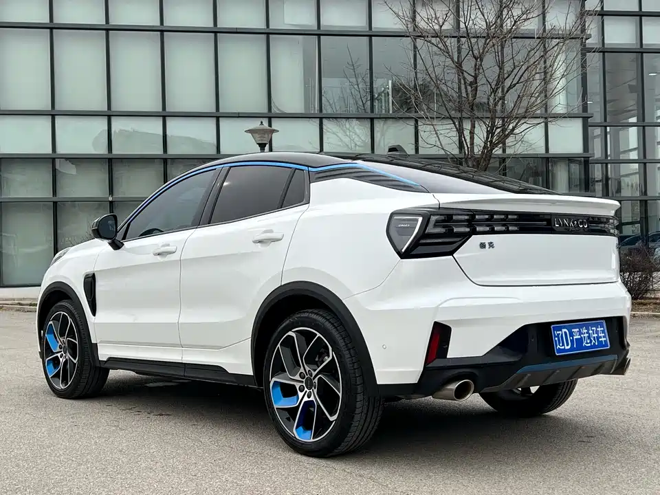 Lynk & Co 05