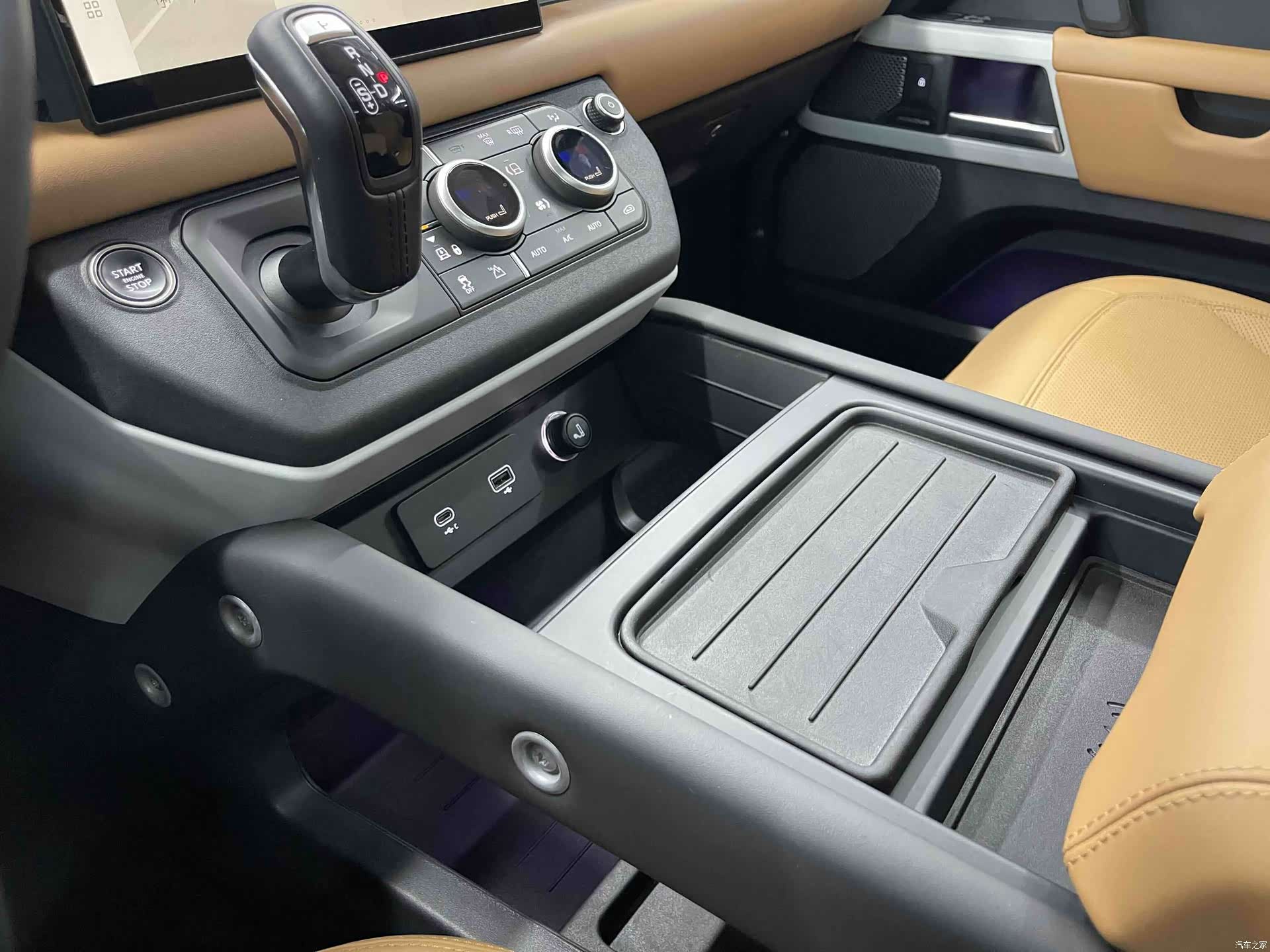 Land Rover Defender, 2024 11