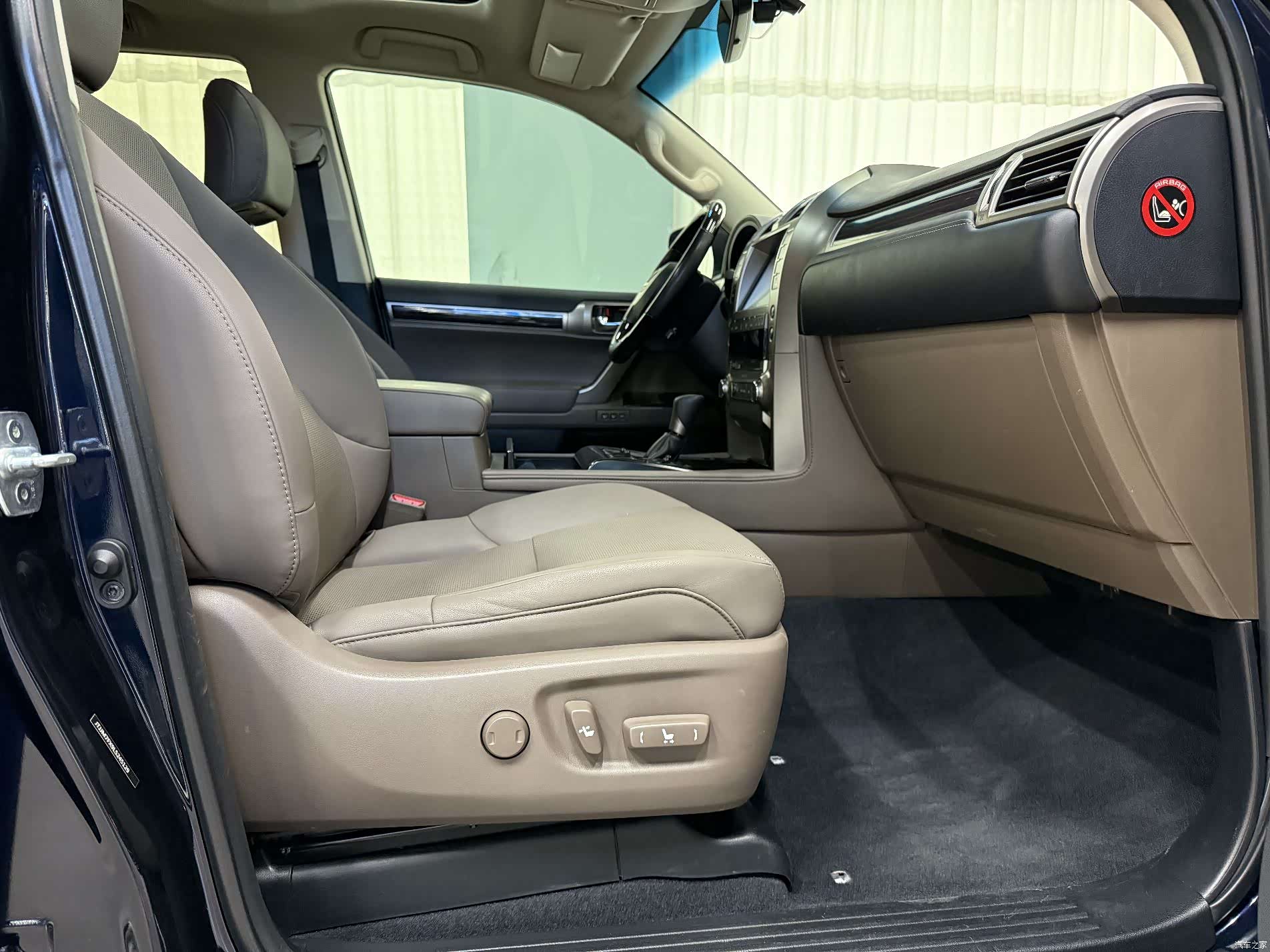 Lexus GX, 2020 8