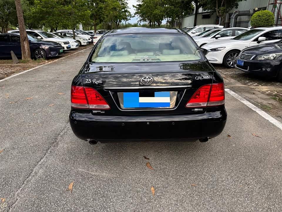 Toyota crown