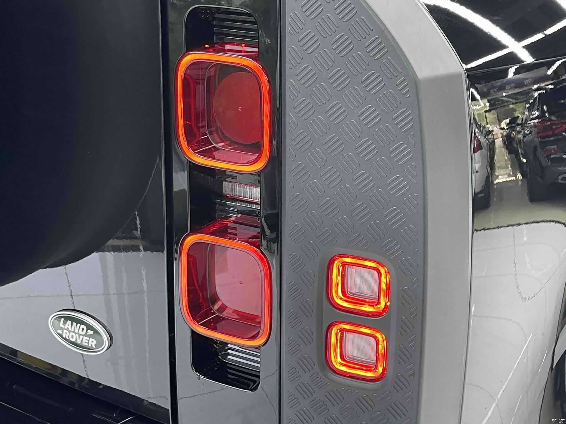 Land Rover Defender, 2024 20