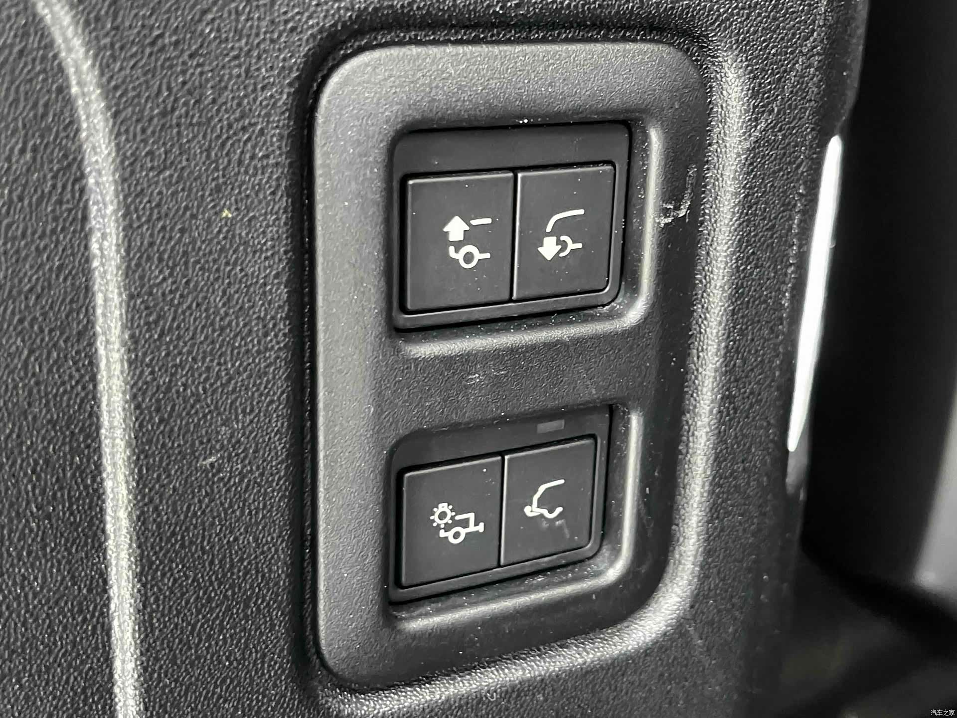 Land Rover Defender, 2024 24