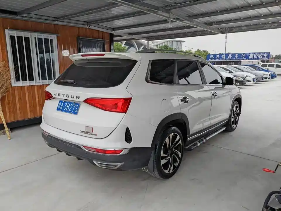 Jetour X90