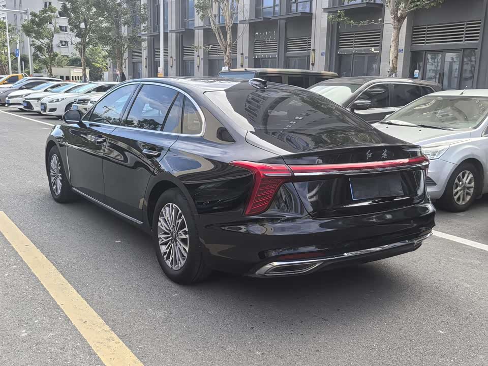 Hongqi H5
