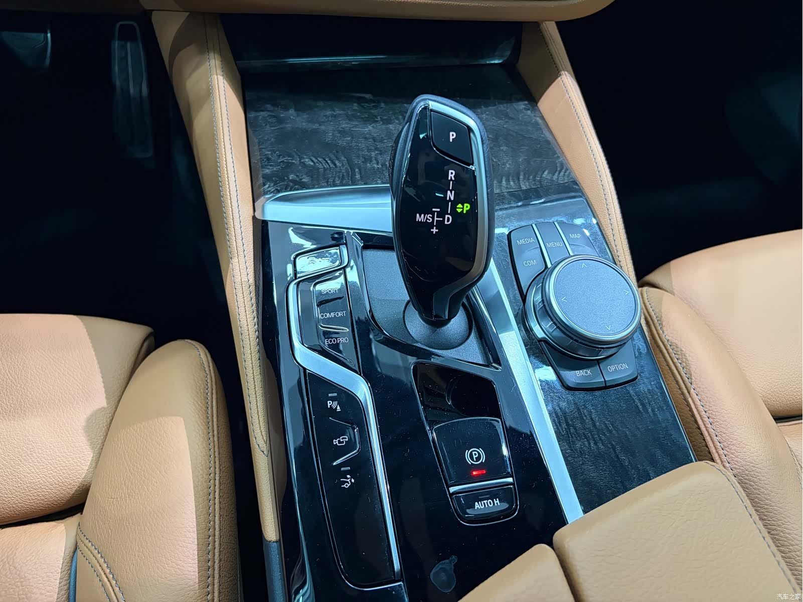 BMW 6 Series GT, 2023 13