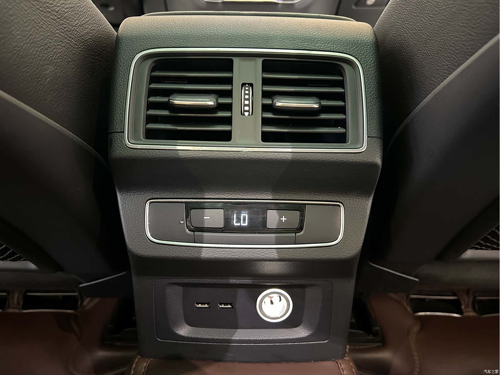 Audi Q5L, 2020 10