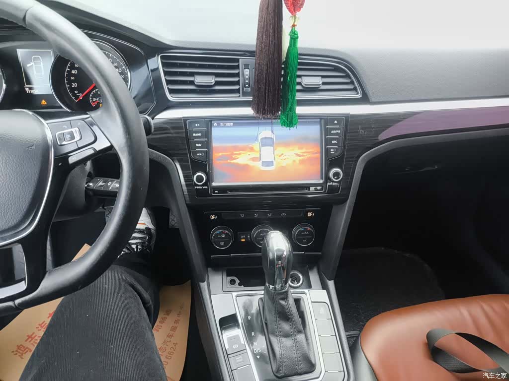 Volkswagen Lamando, 2015 9