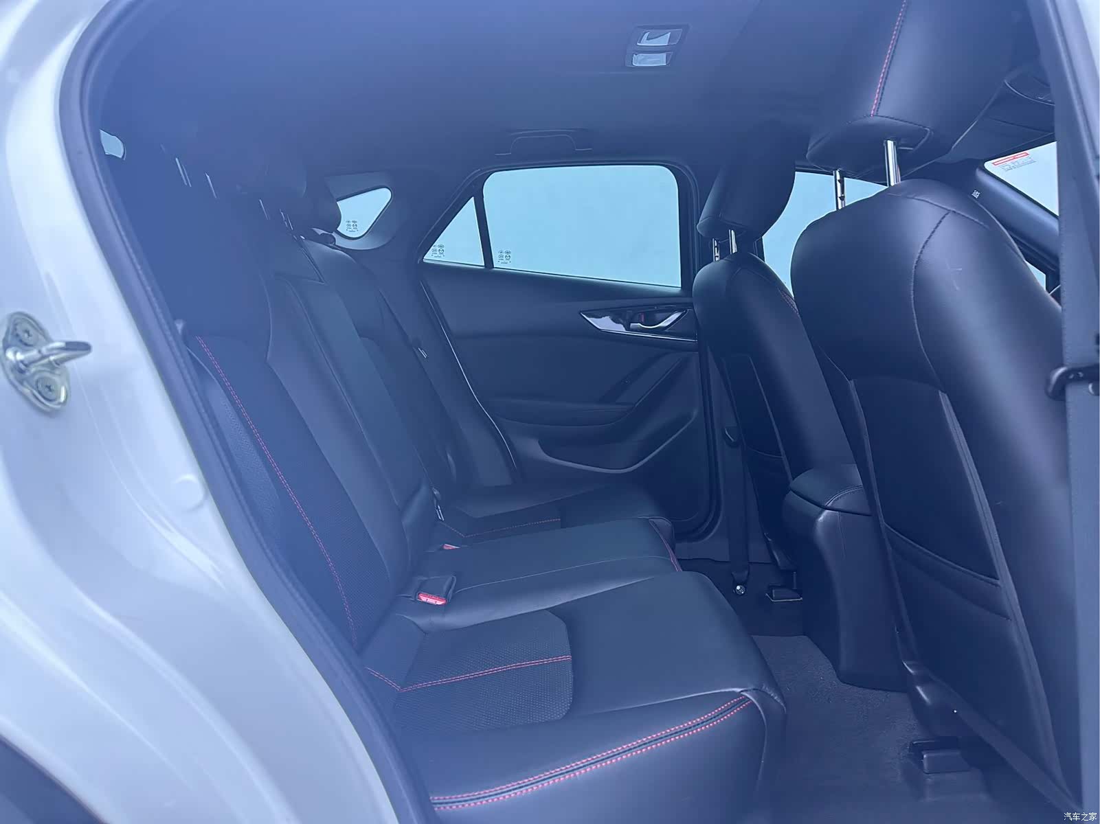 Mazda CX-4, 2023 16