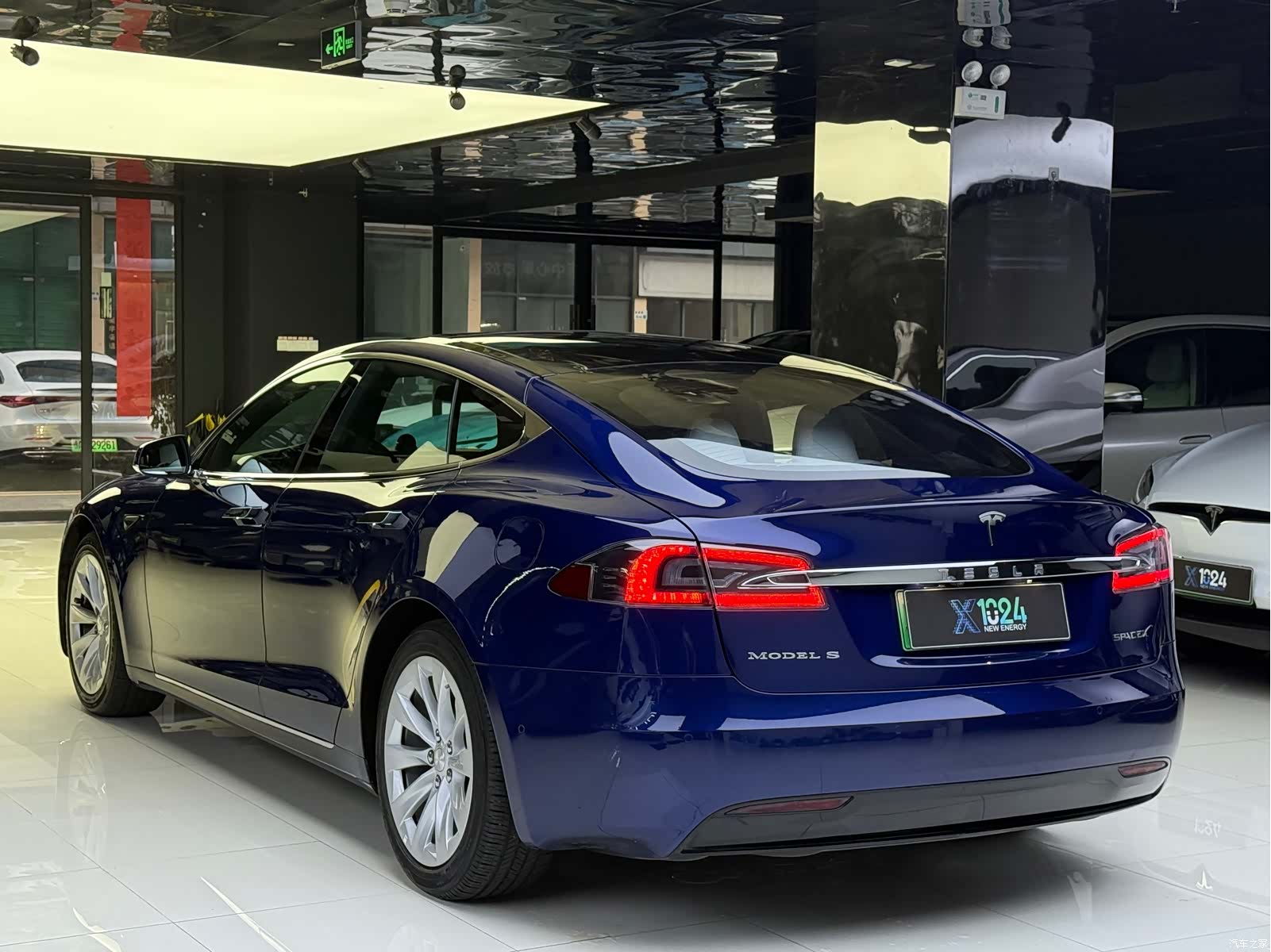 Tesla Model S, 2018 16