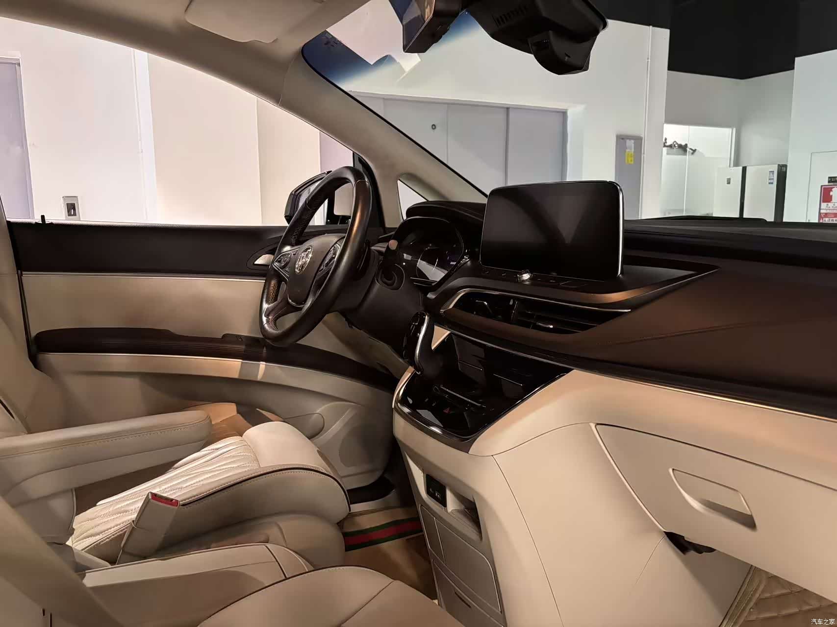 Buick GL8, 2022 10