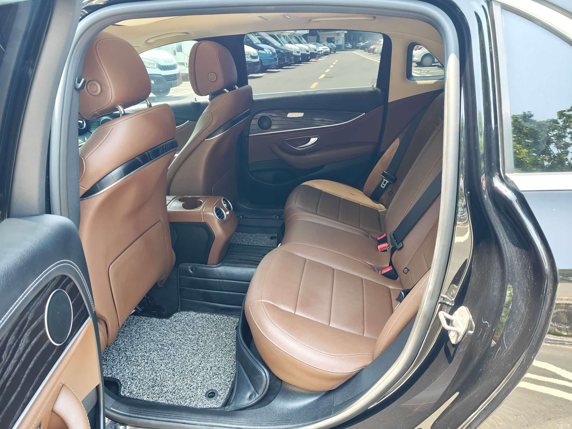 Mercedes-Benz E-Class, 2020 7