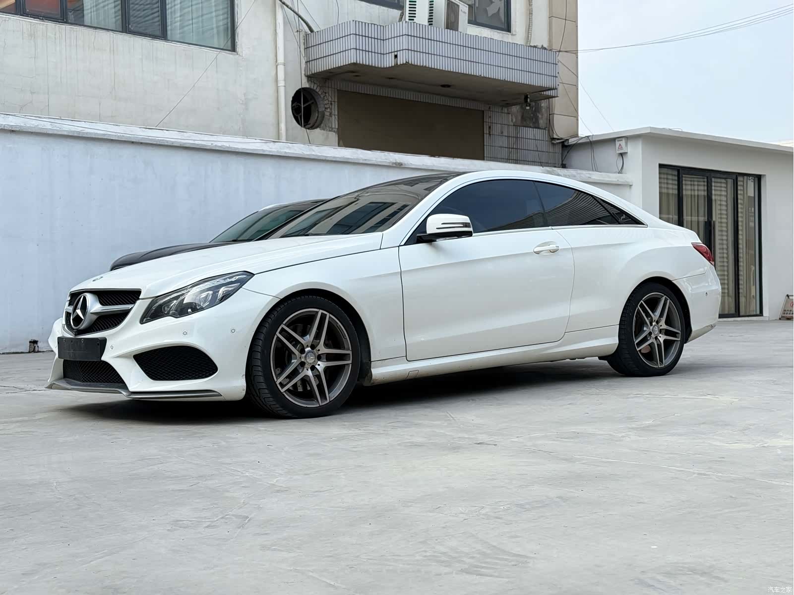 Mercedes-Benz E-Class, 2014 1
