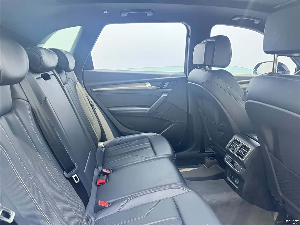Audi Q5L, 2025 8