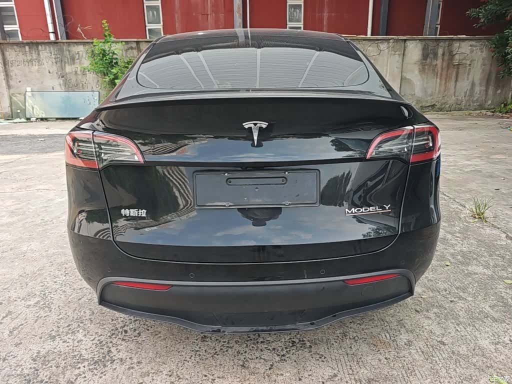 Tesla Model Y, 2023 6