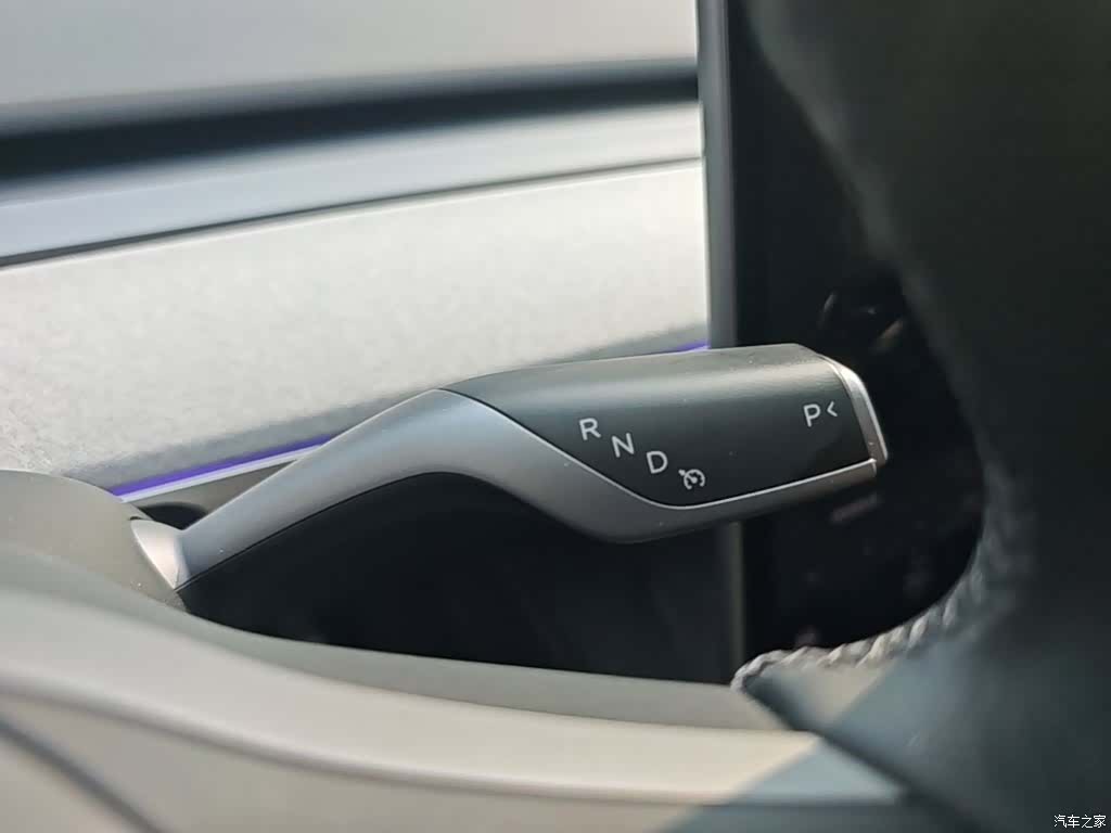 Tesla Model Y, 2023 14