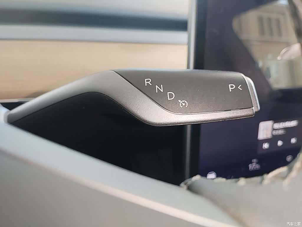 Tesla Model Y, 2022 14
