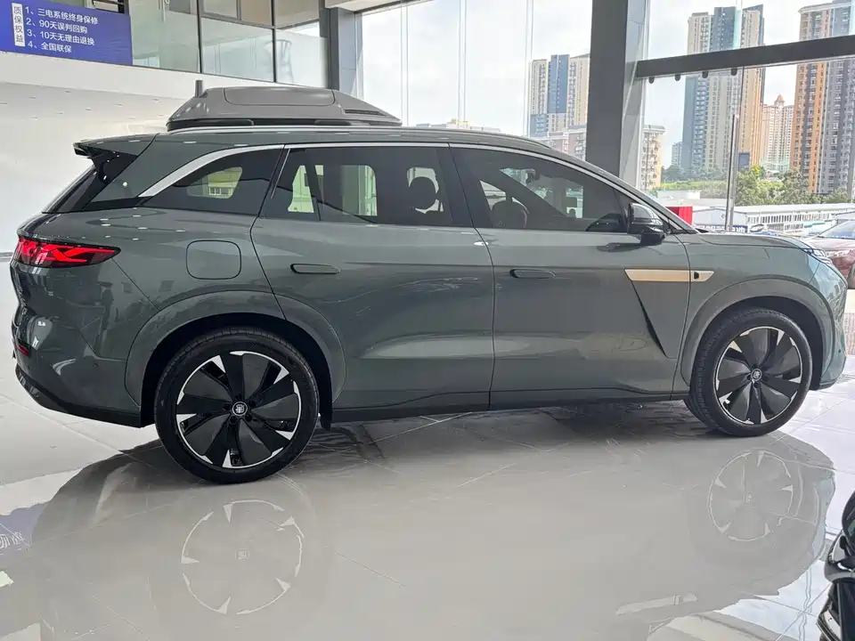 BYD Tang L