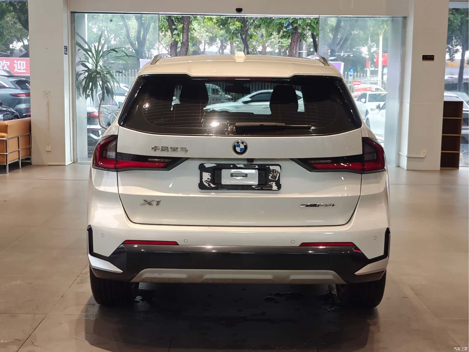 BMW X1, 2023 все фото