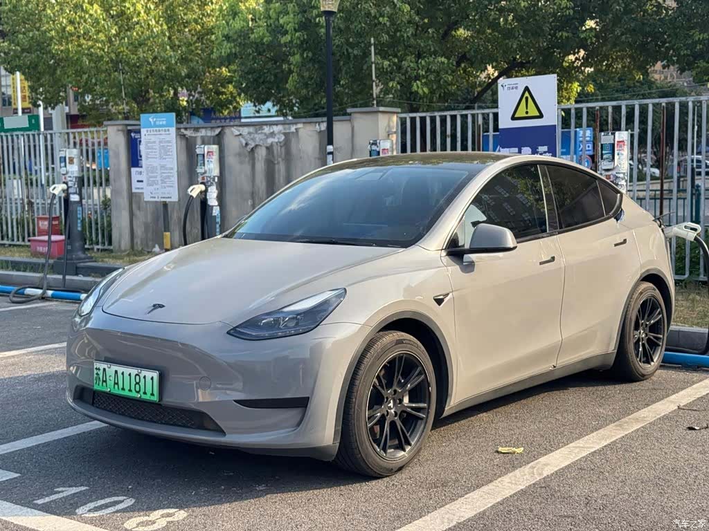 Tesla Model Y, 2022 1
