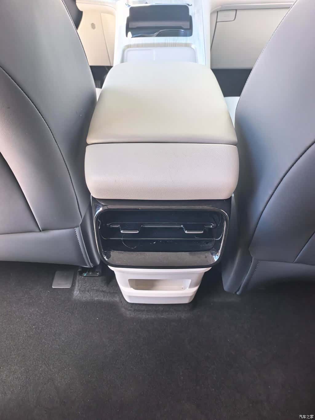 Geely Galaxy E5, 2024 11