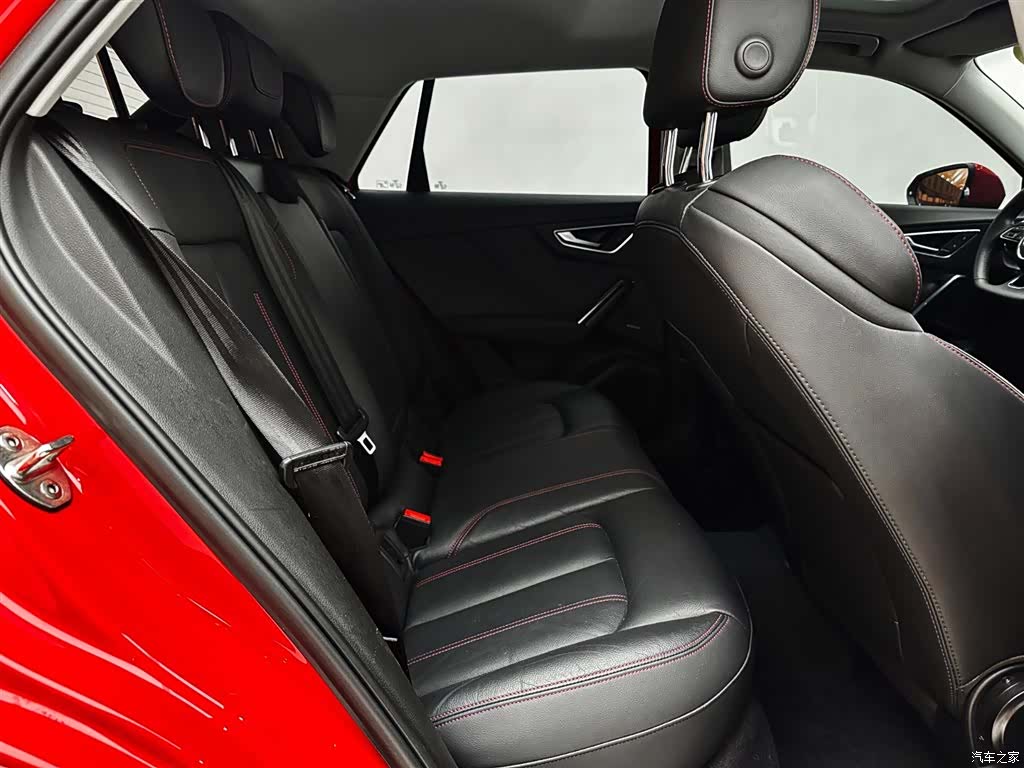 Audi Q2L, 2022 14