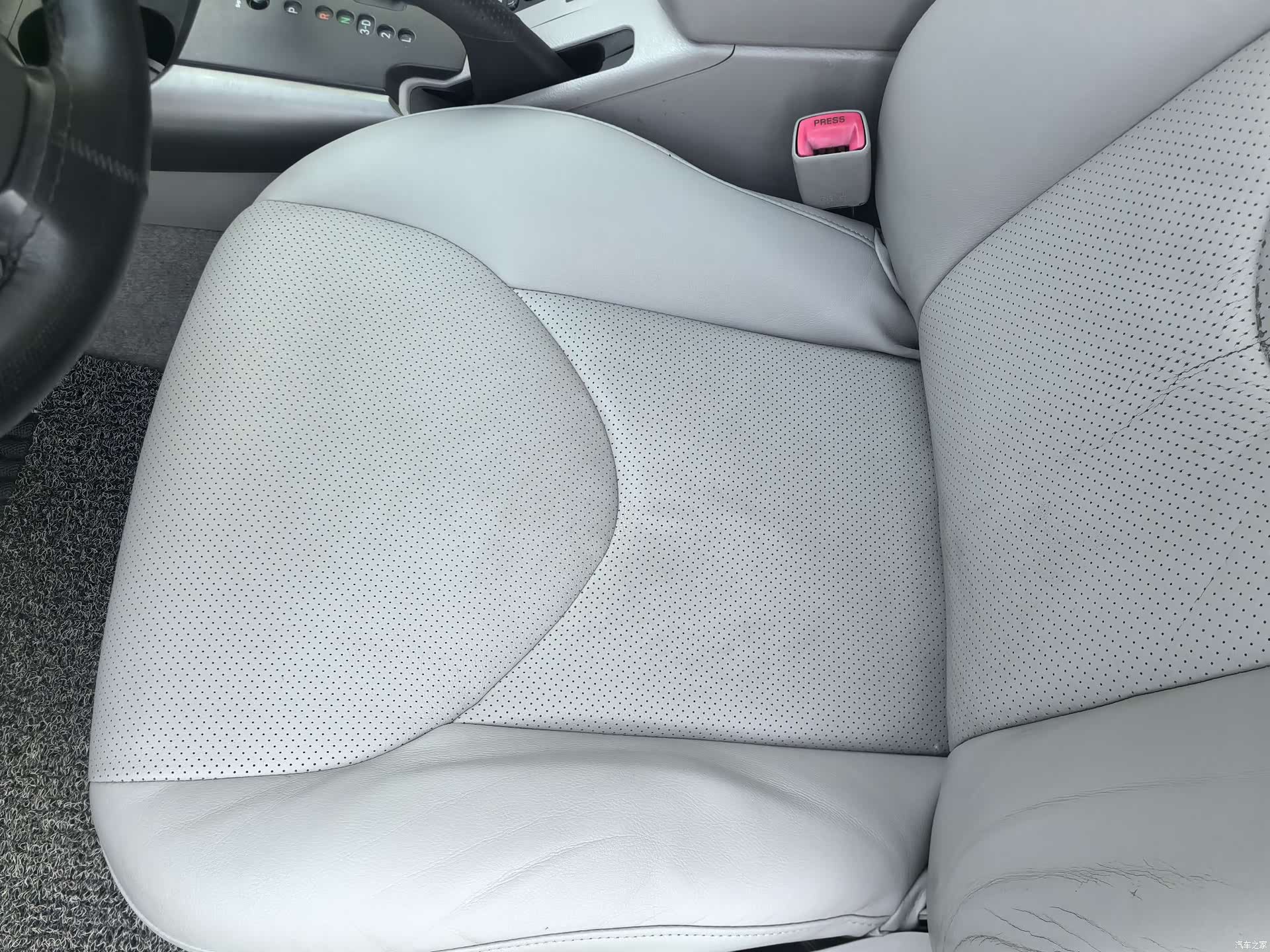 Toyota RAV4, 2008 8