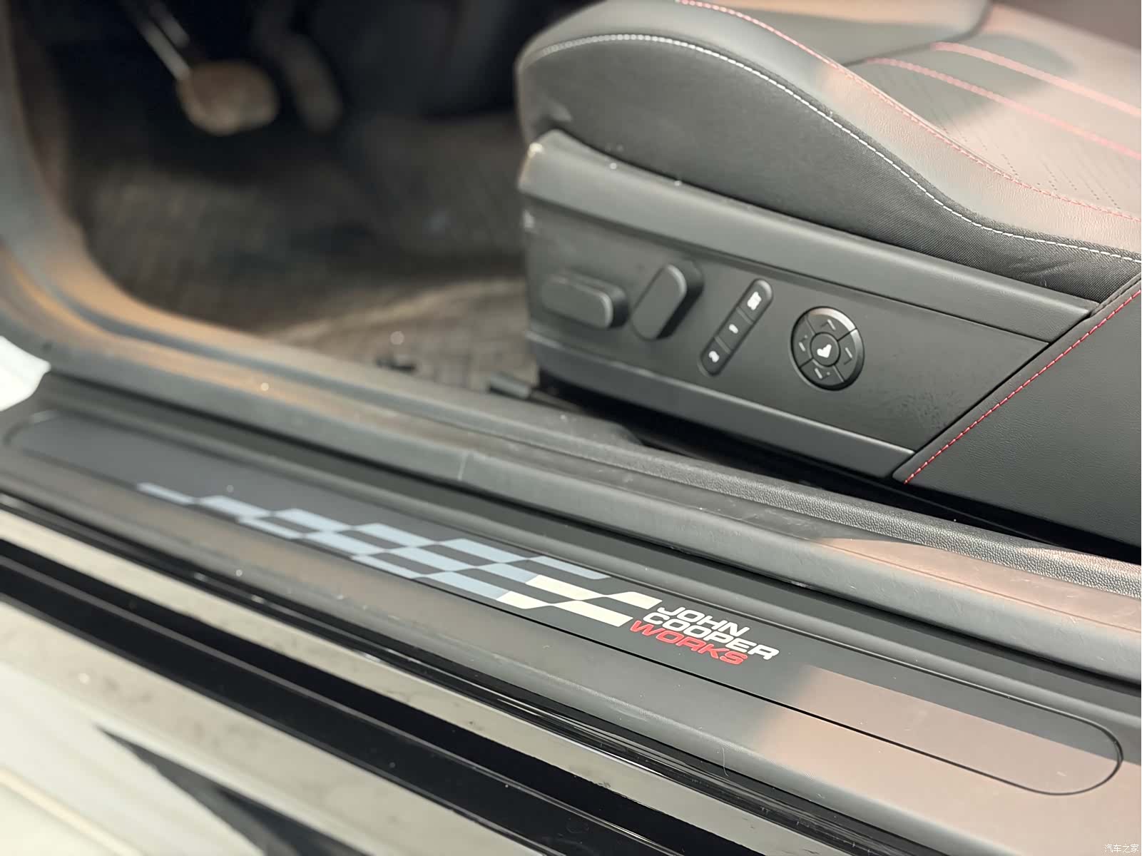 Mini Cooper, 2025 10