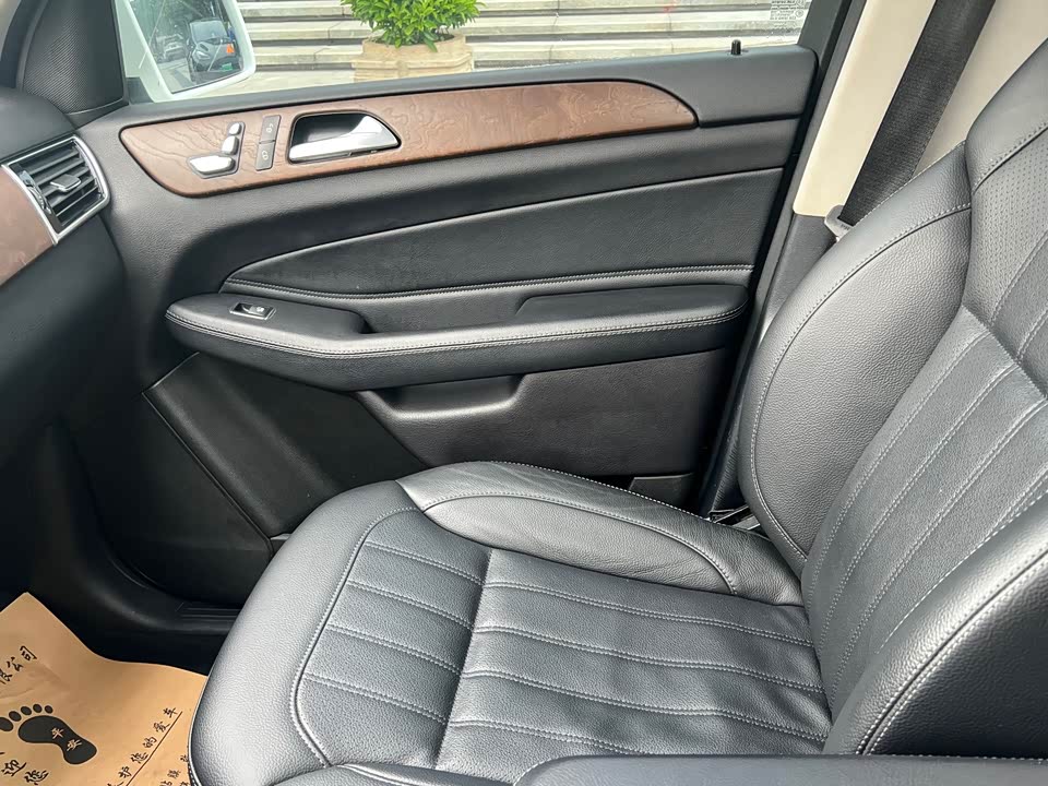 Mercedes-Benz GLE Mercedes-Benz GLE