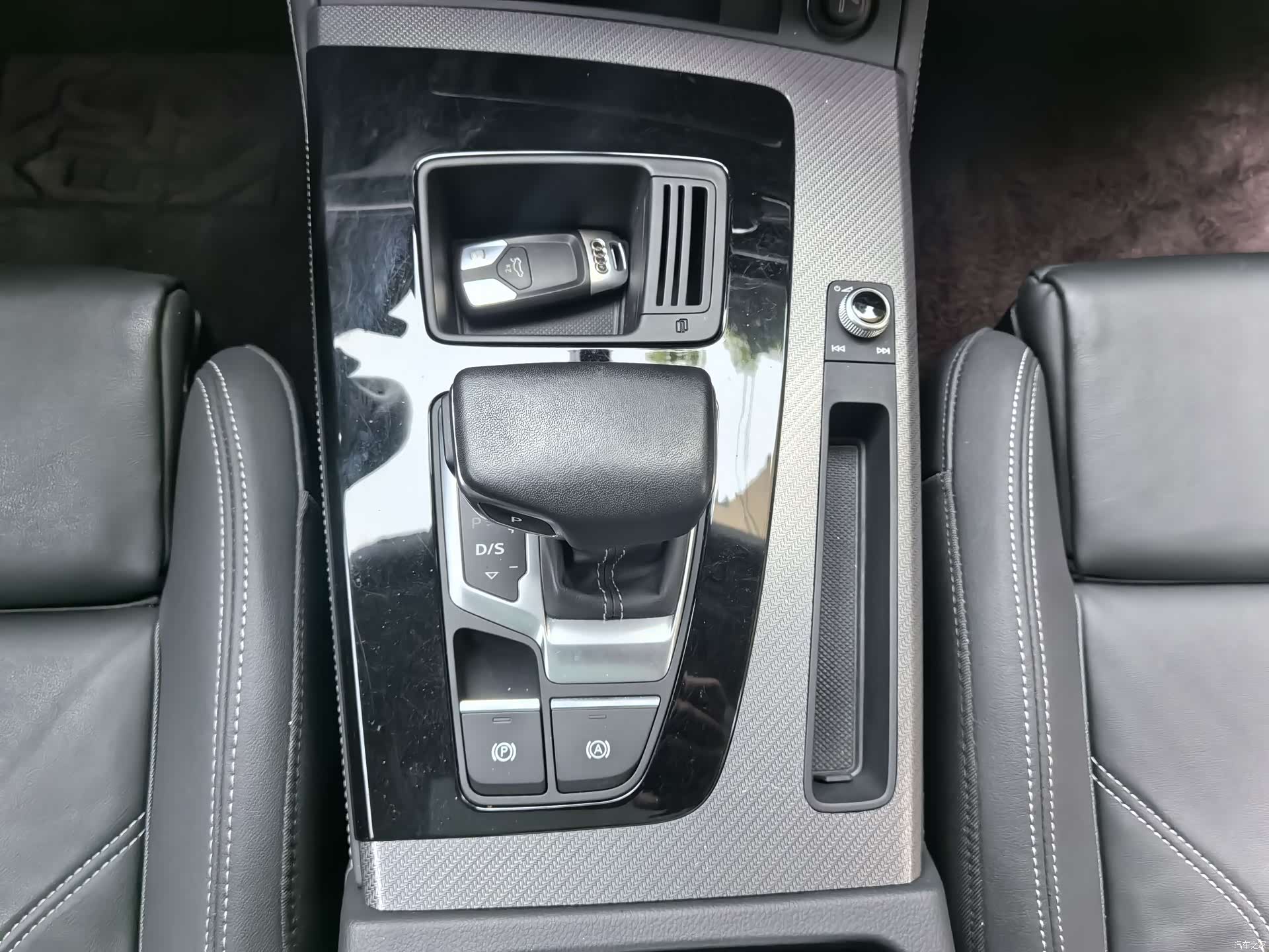 Audi Q5L, 2023 30