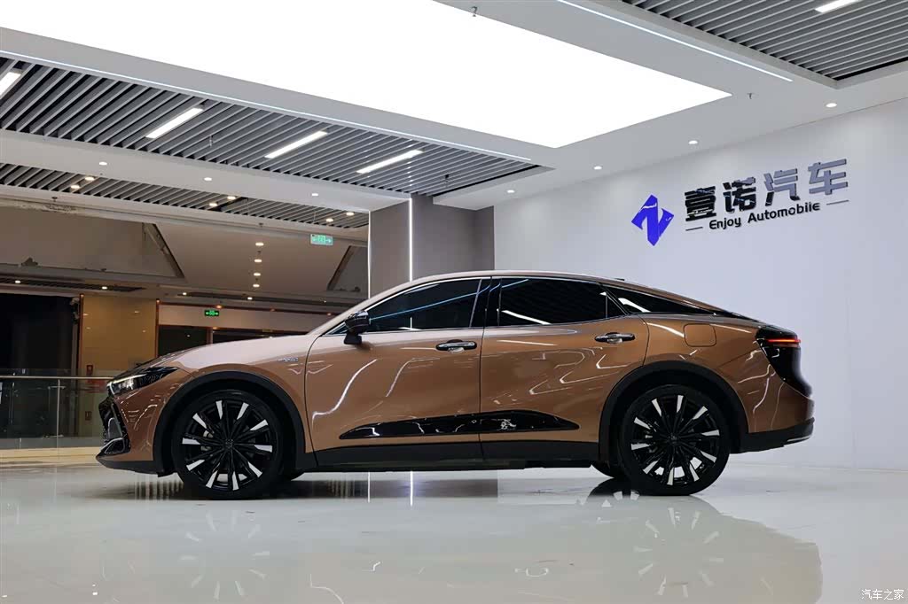 Toyota Crown, 2024 3