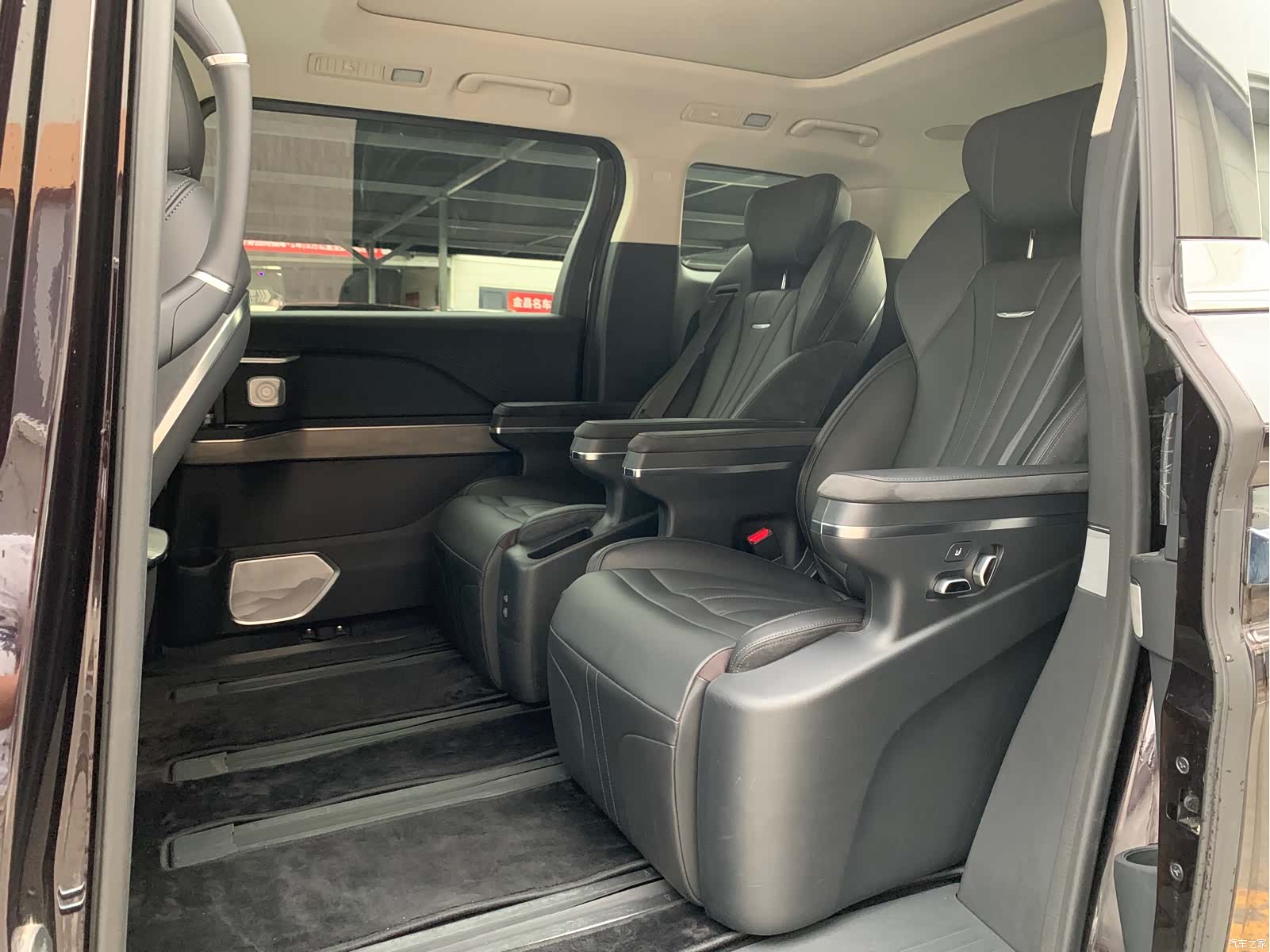 Hongqi HQ9, 2024 10
