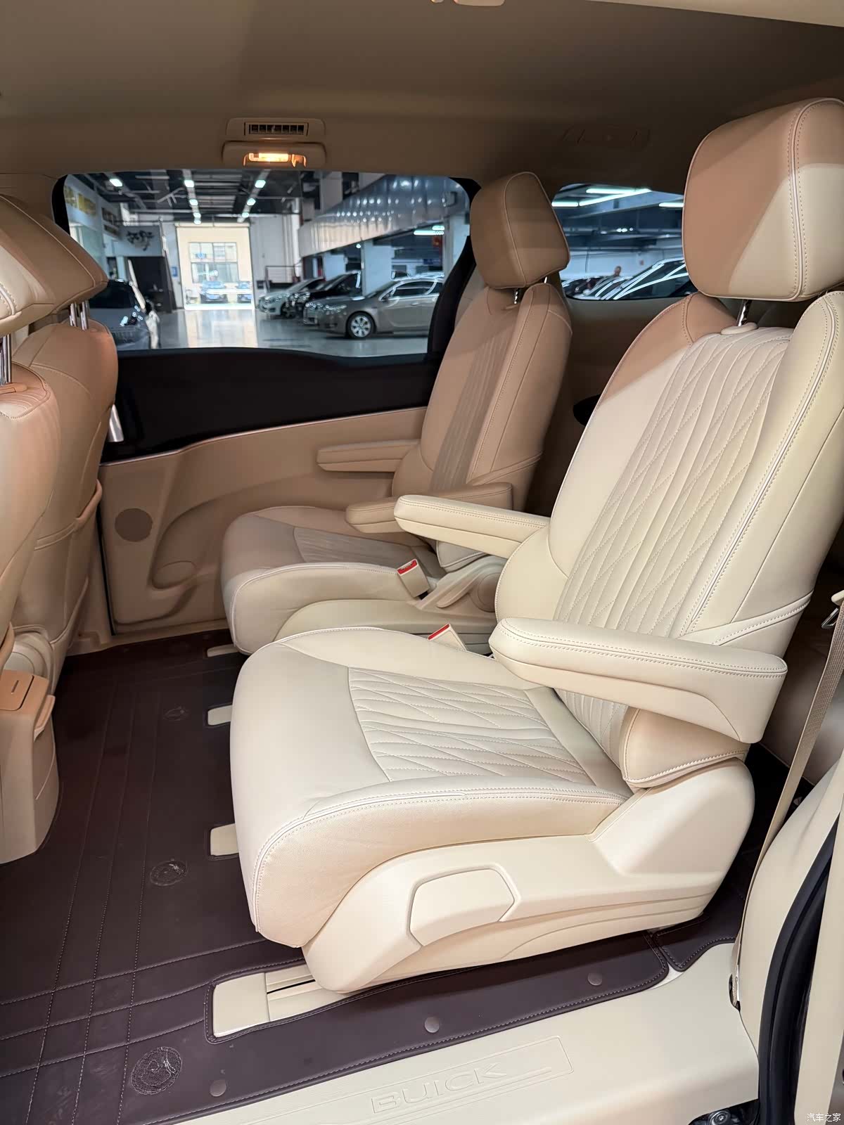 Buick GL8, 2025 все фото