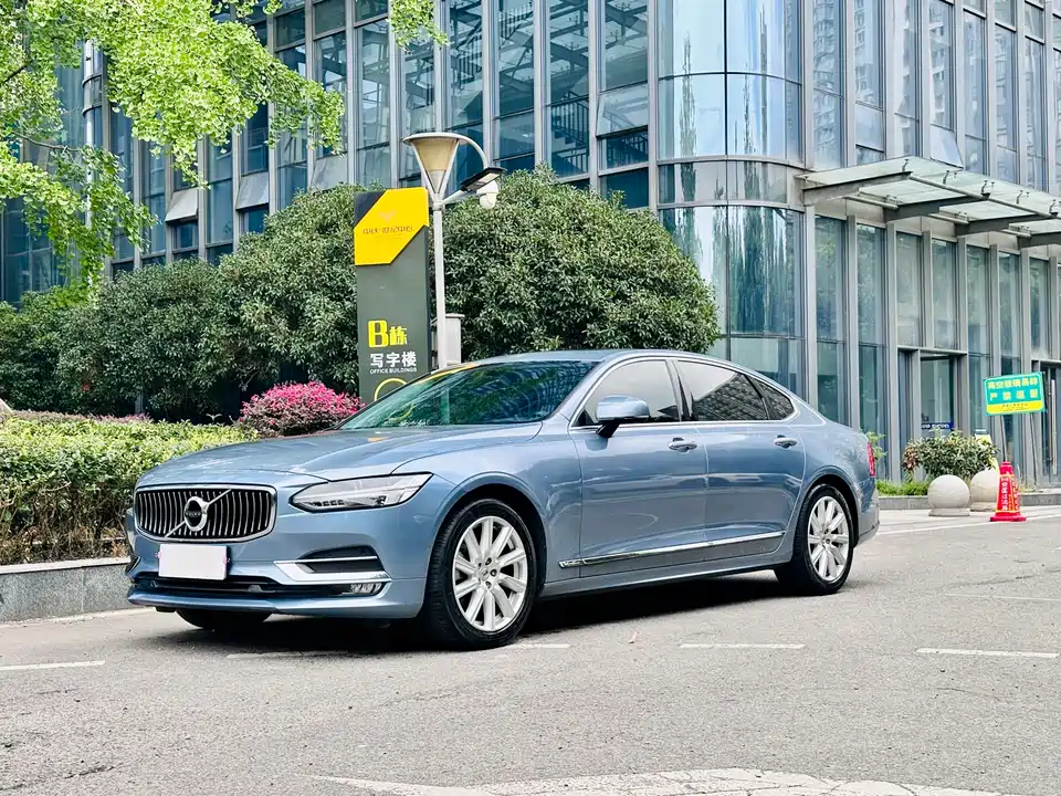 Volvo S90