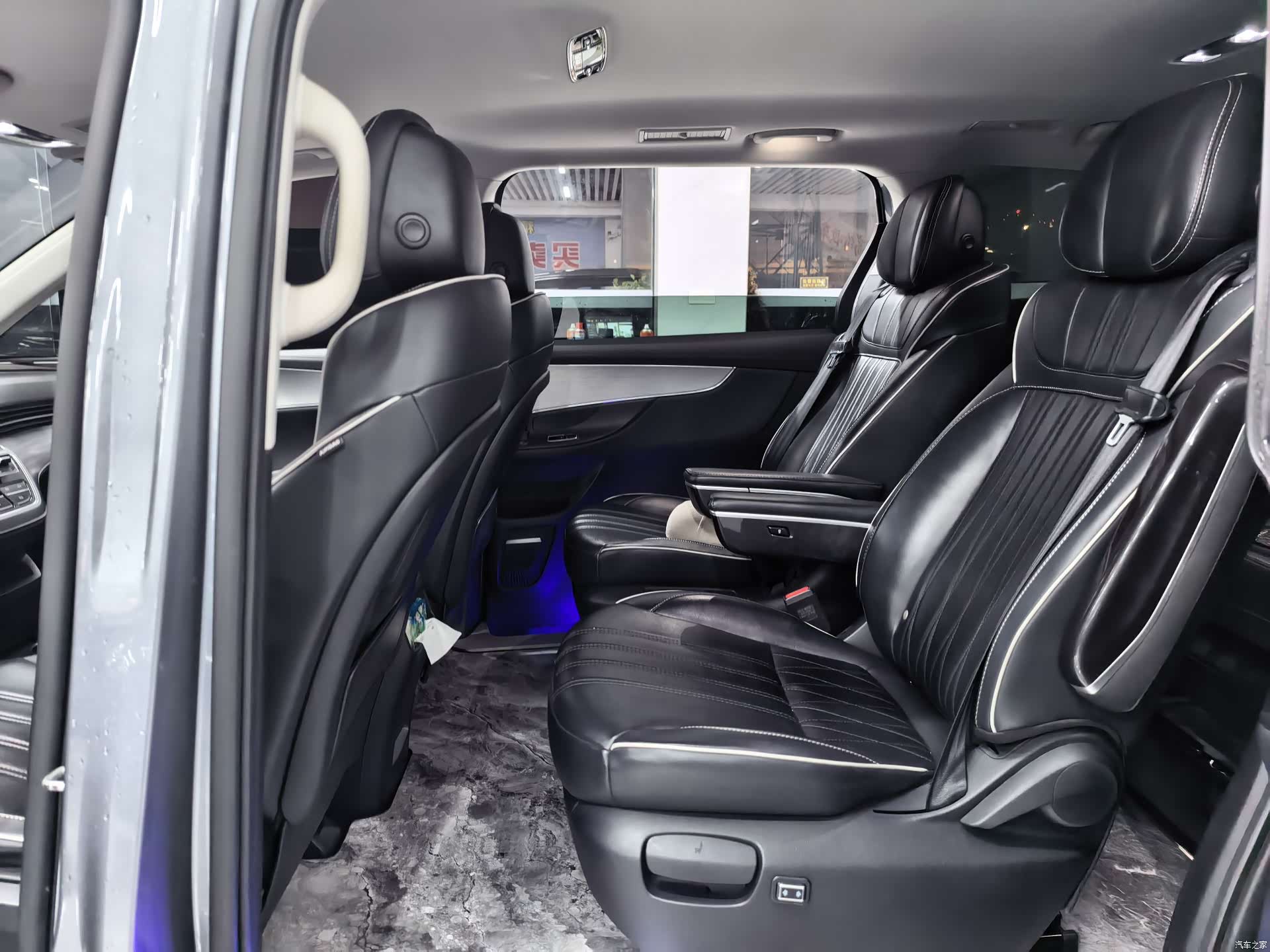 Roewe iMAX8, 2023 8