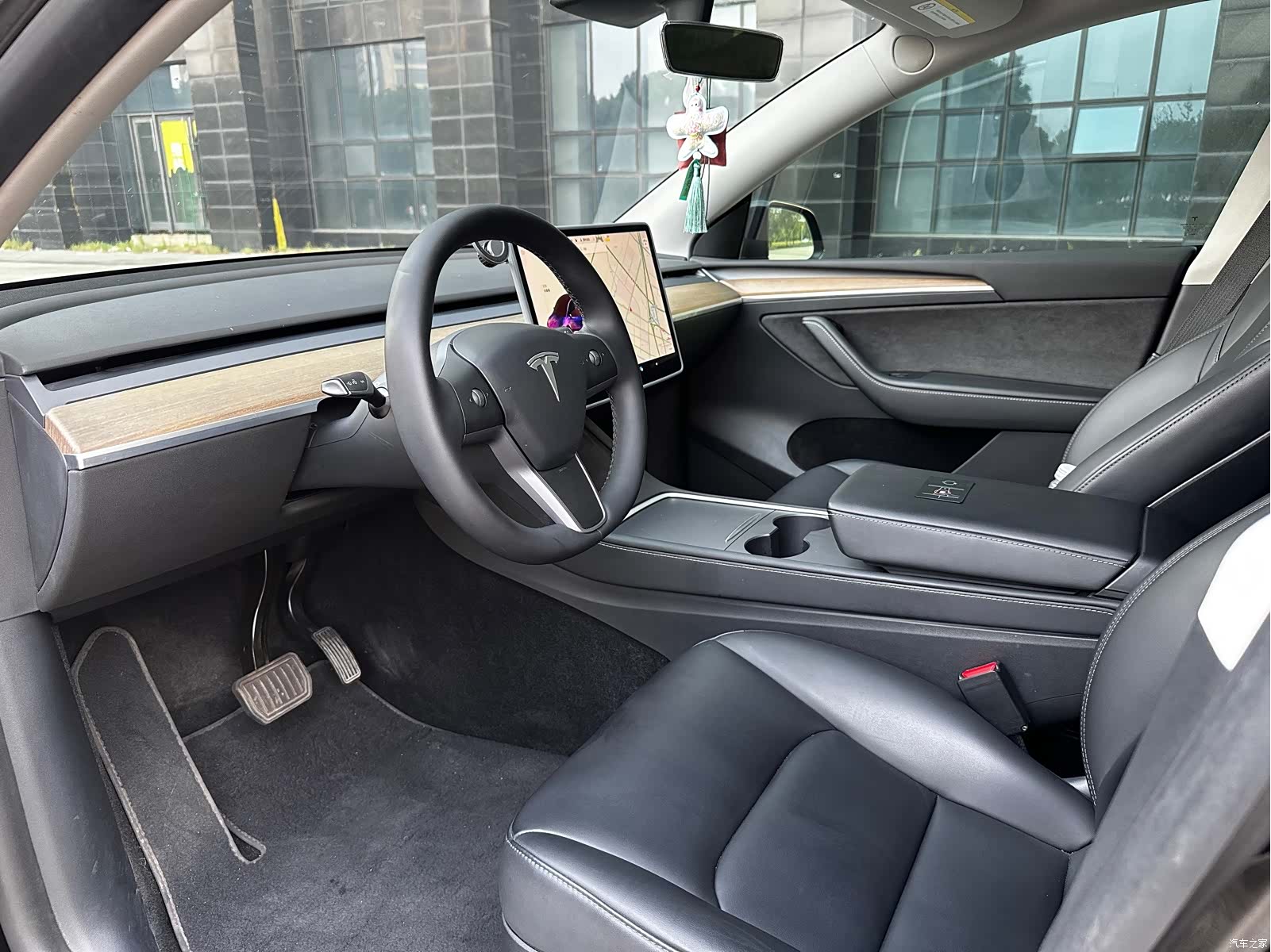 Tesla Model Y, 2021 4