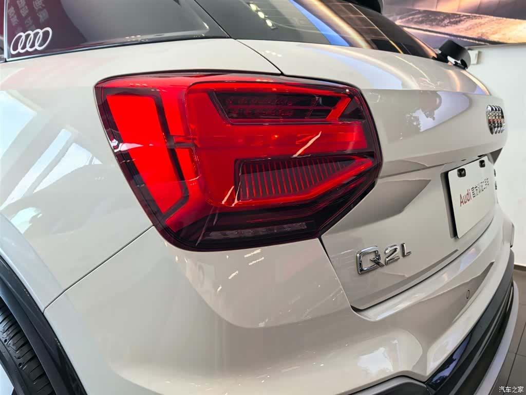 Audi Q2L, 2024 18