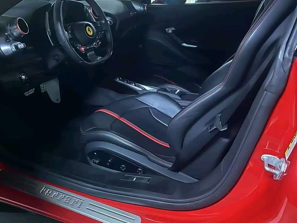 Ferrari F8