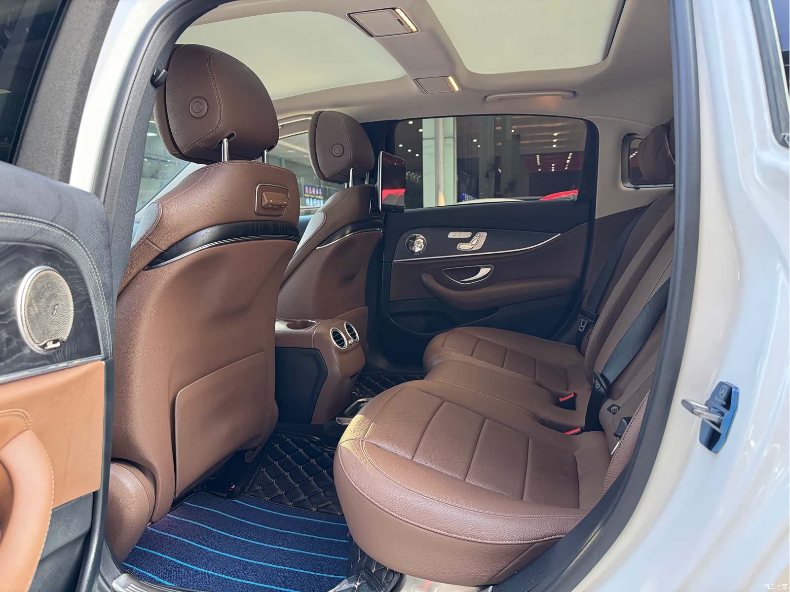 Mercedes-Benz E-Class, 2018 6