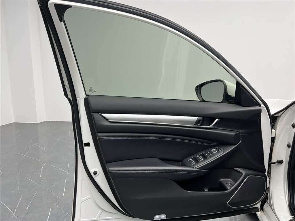 Honda Inspire, 2019 11