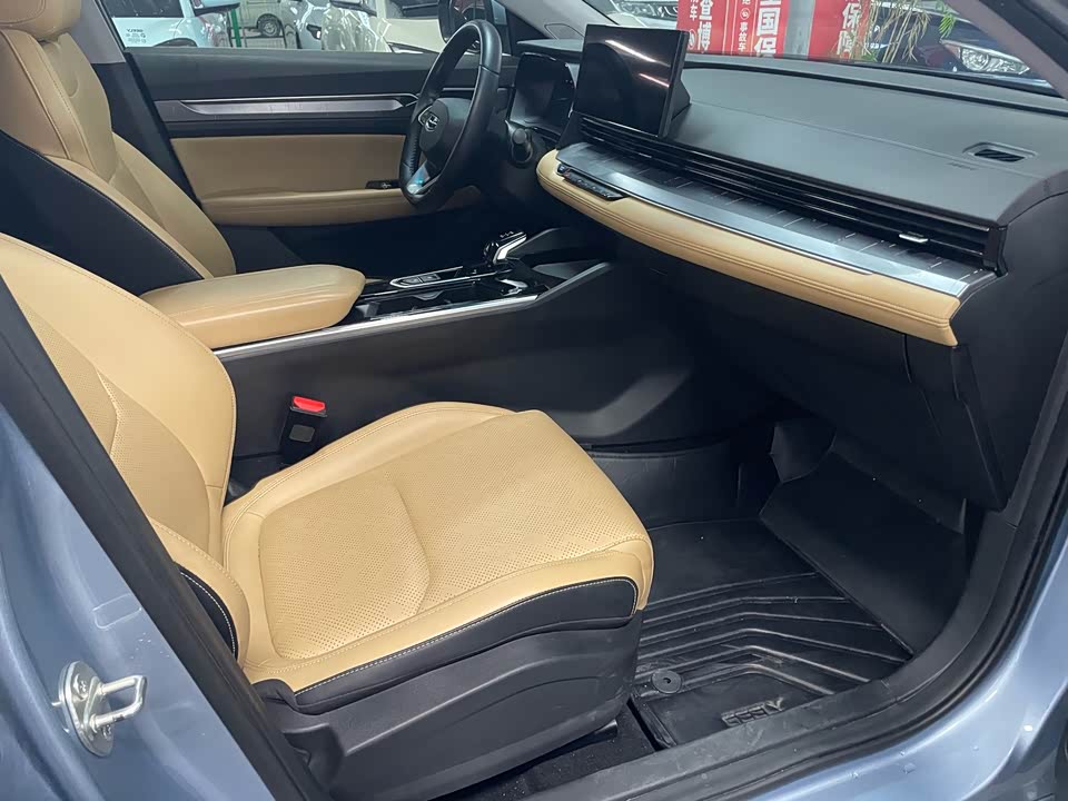 Geely Emgrand L HiP Geely Emgrand L HiP