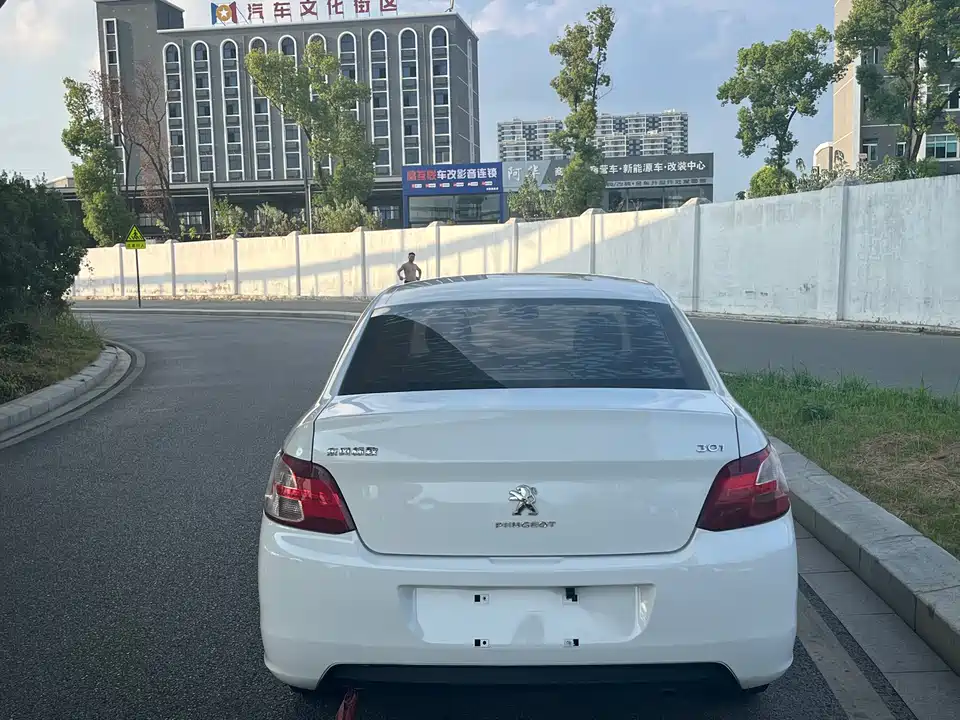 Peugeot 301