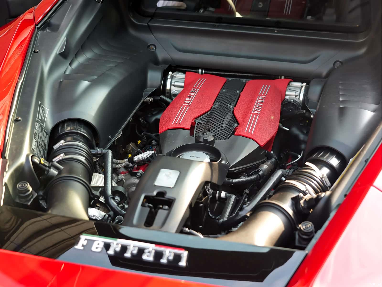 Ferrari 488, 2016 10