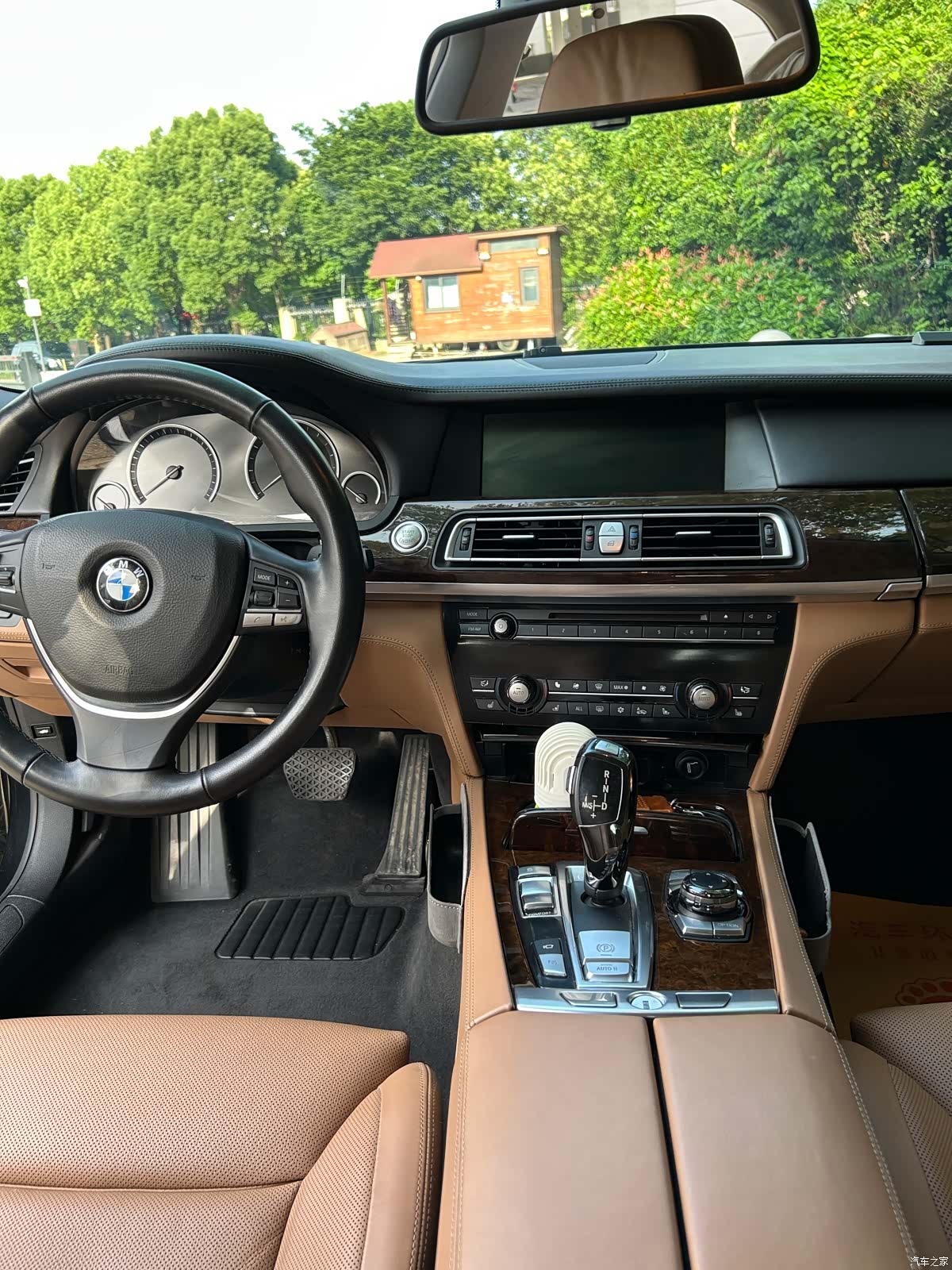 BMW 7 Series, 2011 16