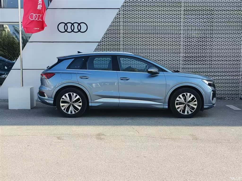 Audi Q4 e-tron, 2024 4